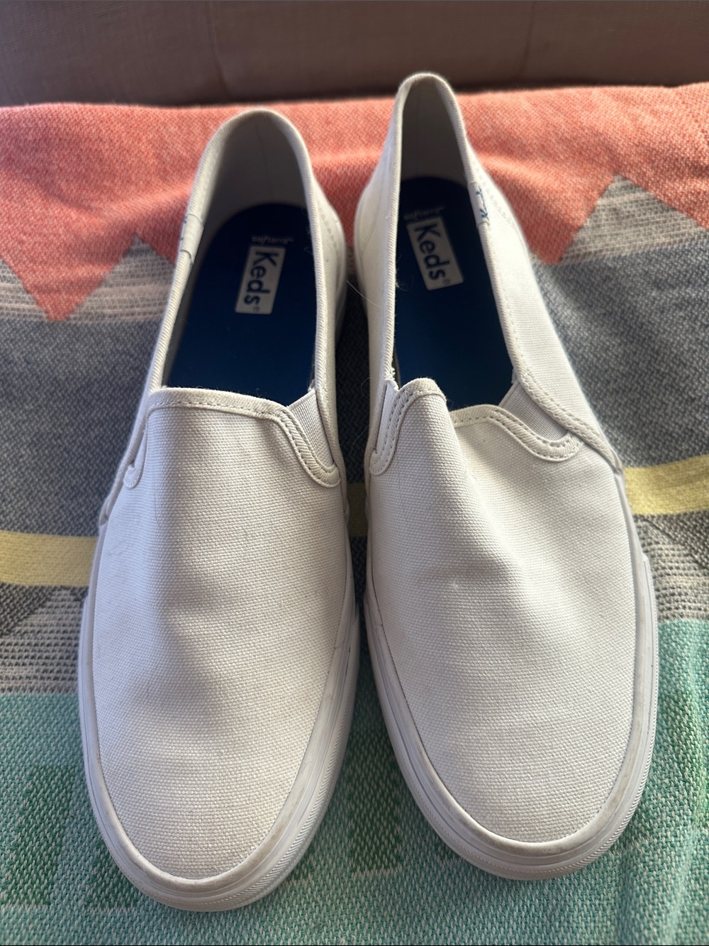 Keds Women’s Slip-On Canvas Sneakers in White 9.5 - Picture 1 of 6